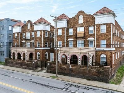 115-119 W 39th St