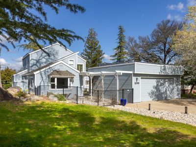 18190 Lake Forest Dr