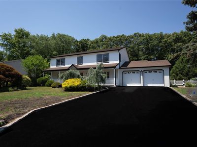 Property at 16 Lynhaven Place, South Setauket, NY
