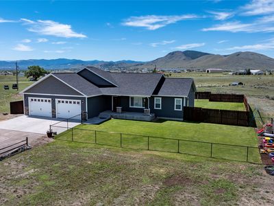 325 Darwin Rd