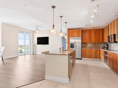 1431 Riverplace Blvd #3002