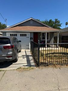 1305 Grand Ave