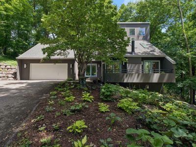 4827 Lamplighters Ln