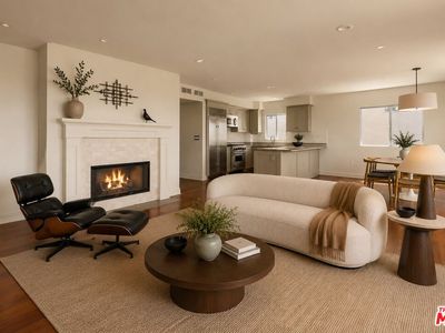 2255 Fox Hills Dr APT 200