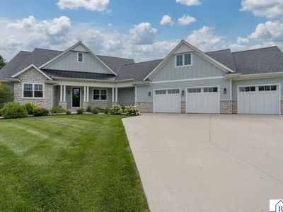 1005 Applewood Ct