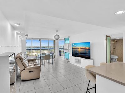 2425 Presidential Way APT 2003