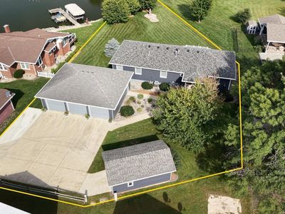 96 Lakeshore Dr