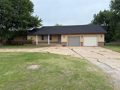 16 Wolf Ln