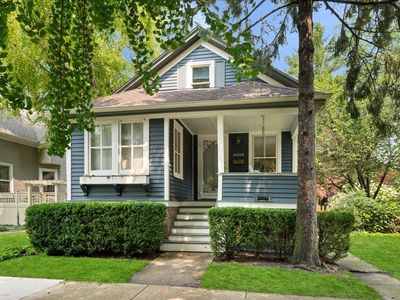 Property at 1315 Leonard Pl, Evanston, IL