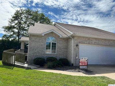 2608 Kings Pointe SE