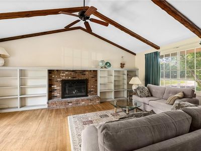 Property at 20 Adirondack Dr, East Greenwich, RI