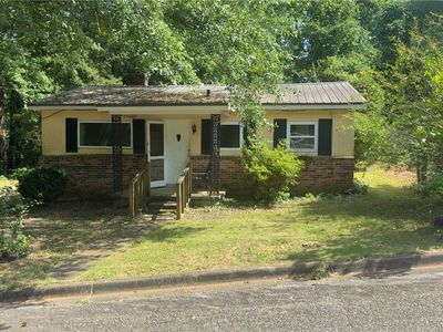 745 Carver Ave