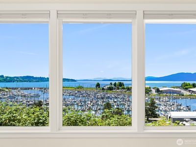 2011 Eldridge Avenue