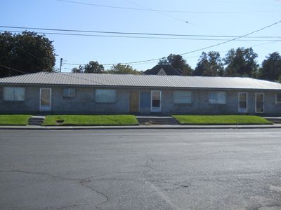 301 E Edison Ave