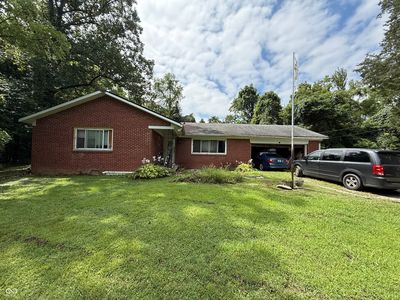 5684 Paradise Dr