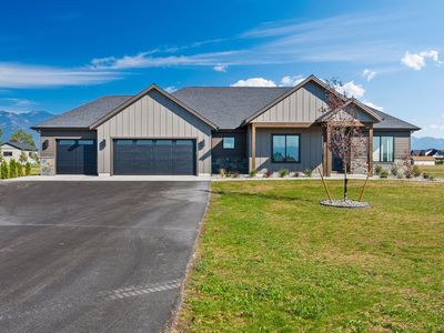 183 Holbrook Dr