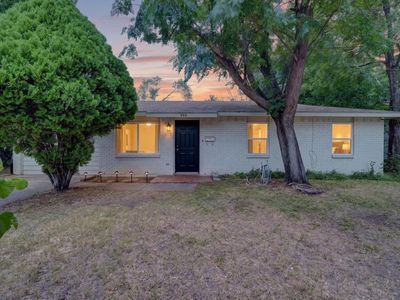 955 Ashwood Dr