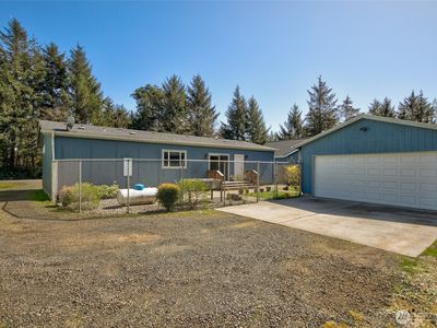 663 Woodland Loop NE