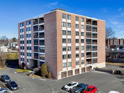 49 Melrose St APT 4B
