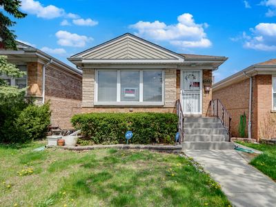 7004 W Foster Ave