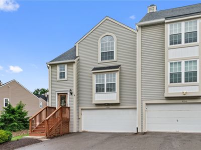 2708 Hunters Point Dr