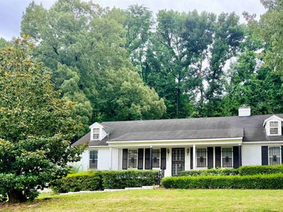 703 Brakebill Ave