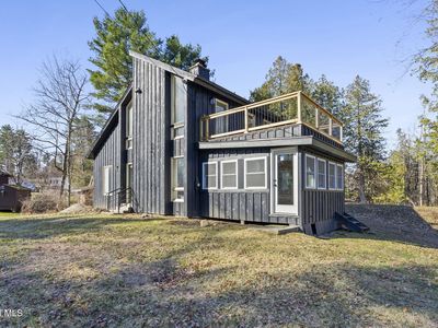 27 Honeysuckle Lane