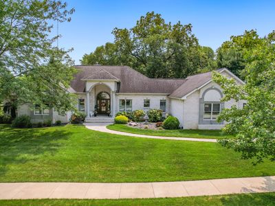 2541 Apple Blossom Ln