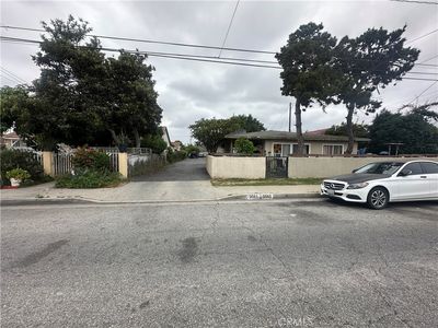 2563 Sastre Ave
