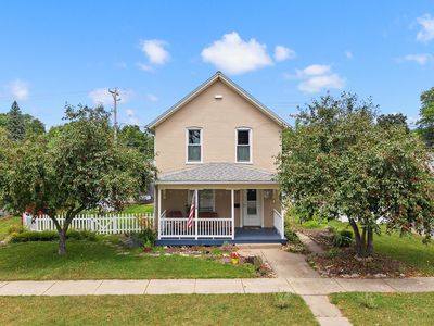 709 W Edgewater St