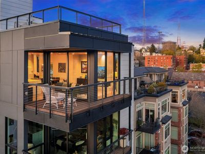 210 W Comstock Street UNIT 601