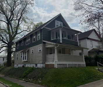 897 Avon St