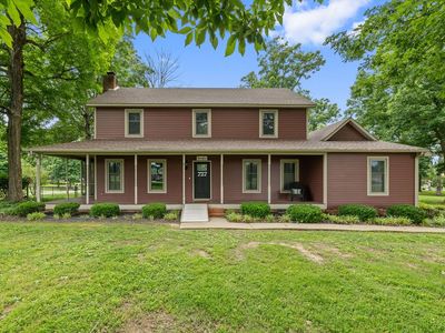 727 Lakeside Dr