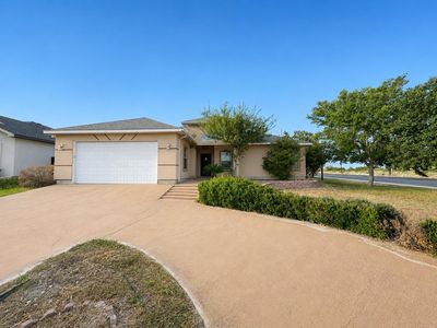 10 Yvonne Dr