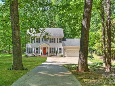 5525 Lancelot Dr