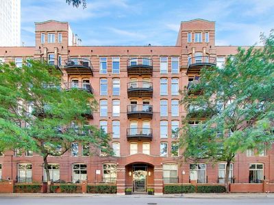 550 N Kingsbury St APT 423