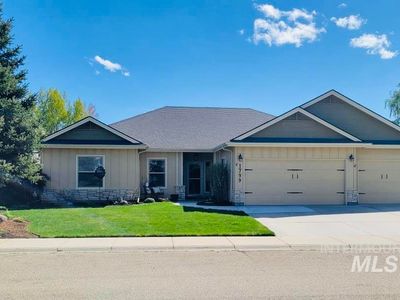 1799 W Lowry