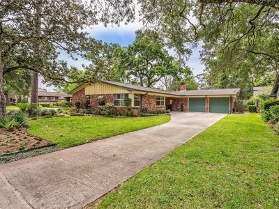 10127 Hazelhurst Dr