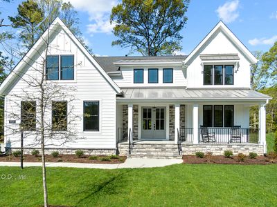 2711 W Aurora Ave