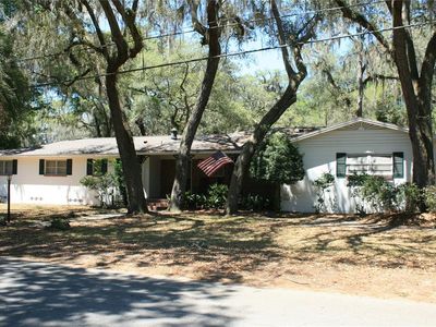 106 SW 38th St