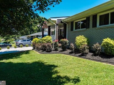 236 E Huntington Rd