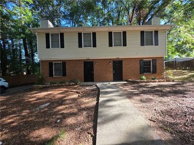 Property at 6704 Chupp Rd, Lithonia, GA