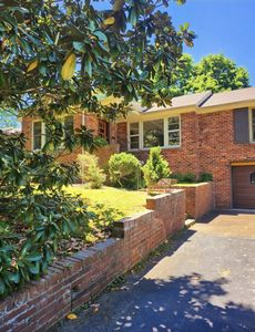 208 Trahern Ln