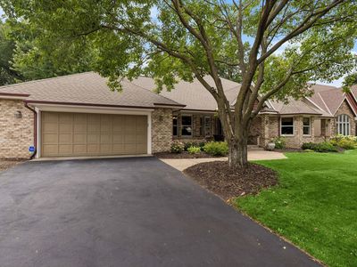 2488 Hillwood Dr E