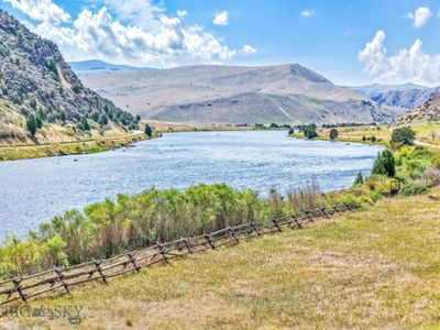 279 N Bear Trap Canyon Rd
