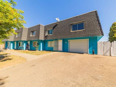 90 Mina Ave