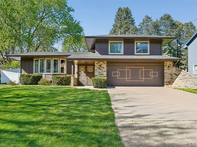 Property at 6509 Franklin Ave, Windsor Heights, IA