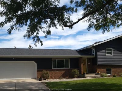 561 Wakefield Ave