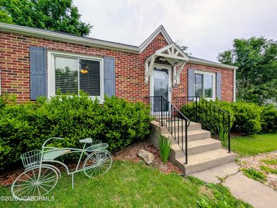 1311 E Elm St