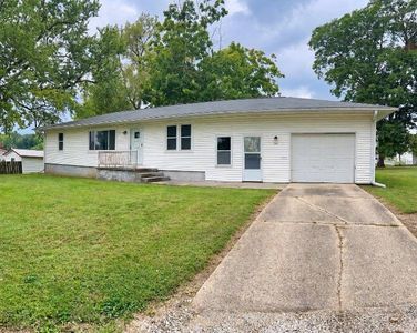 Property at 724 Prospect St, Pittsfield, IL